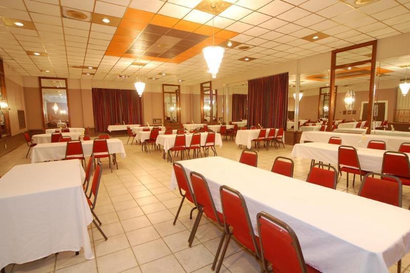 Rodeway Inn Conference Center Beaumont Buitenkant foto
