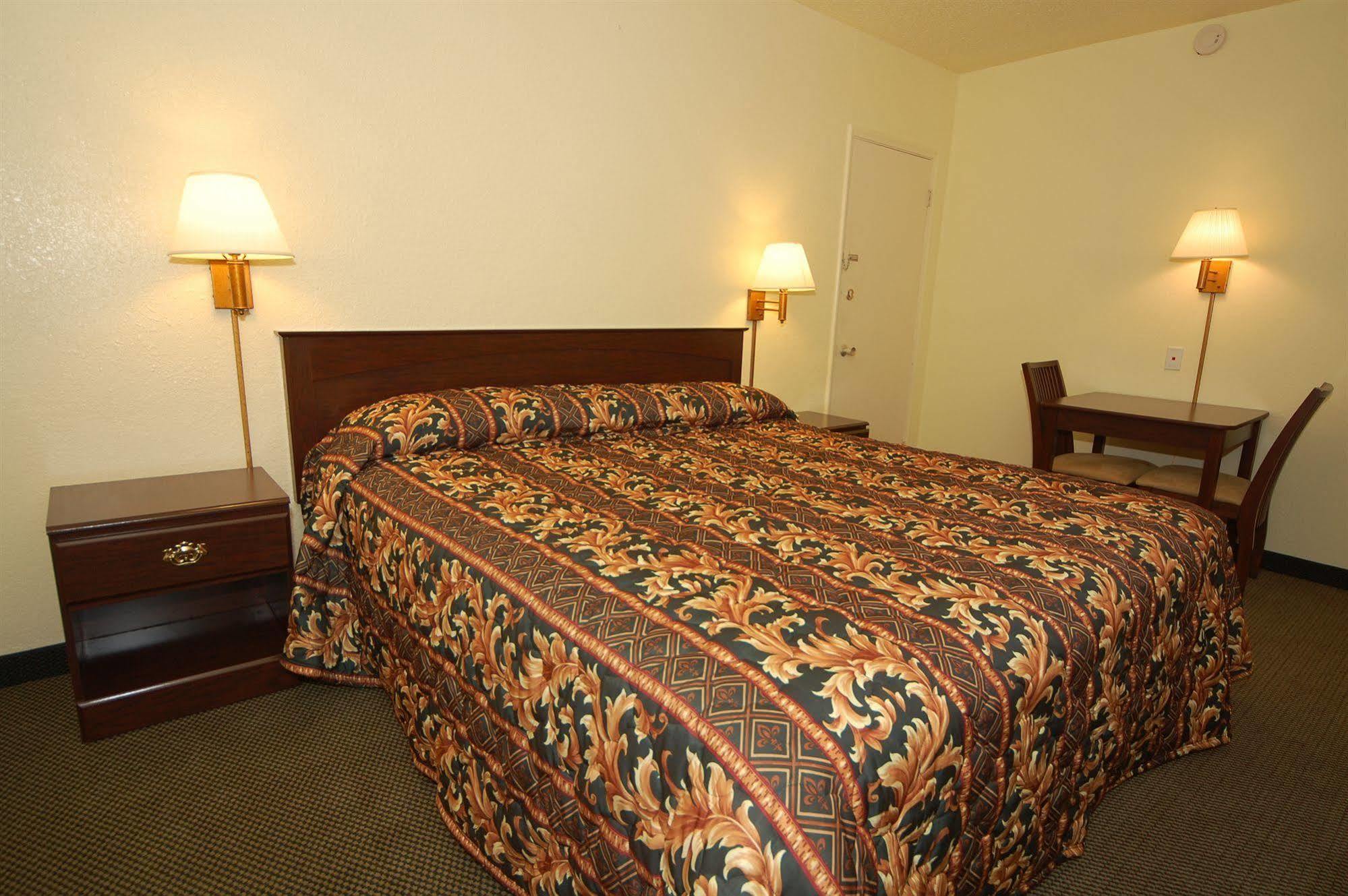Rodeway Inn Conference Center Beaumont Buitenkant foto